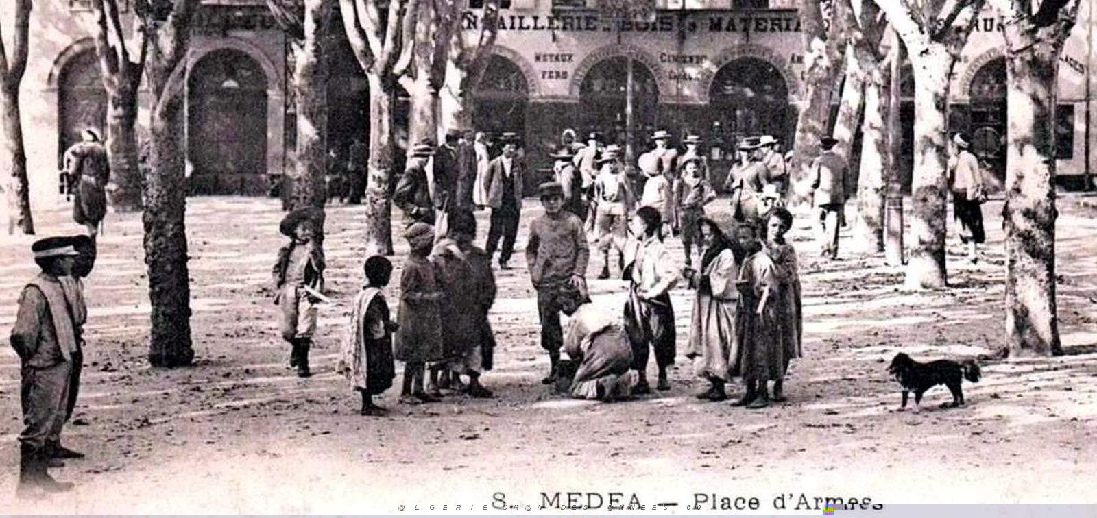 843- Medea - Place d'Armes2.jpg